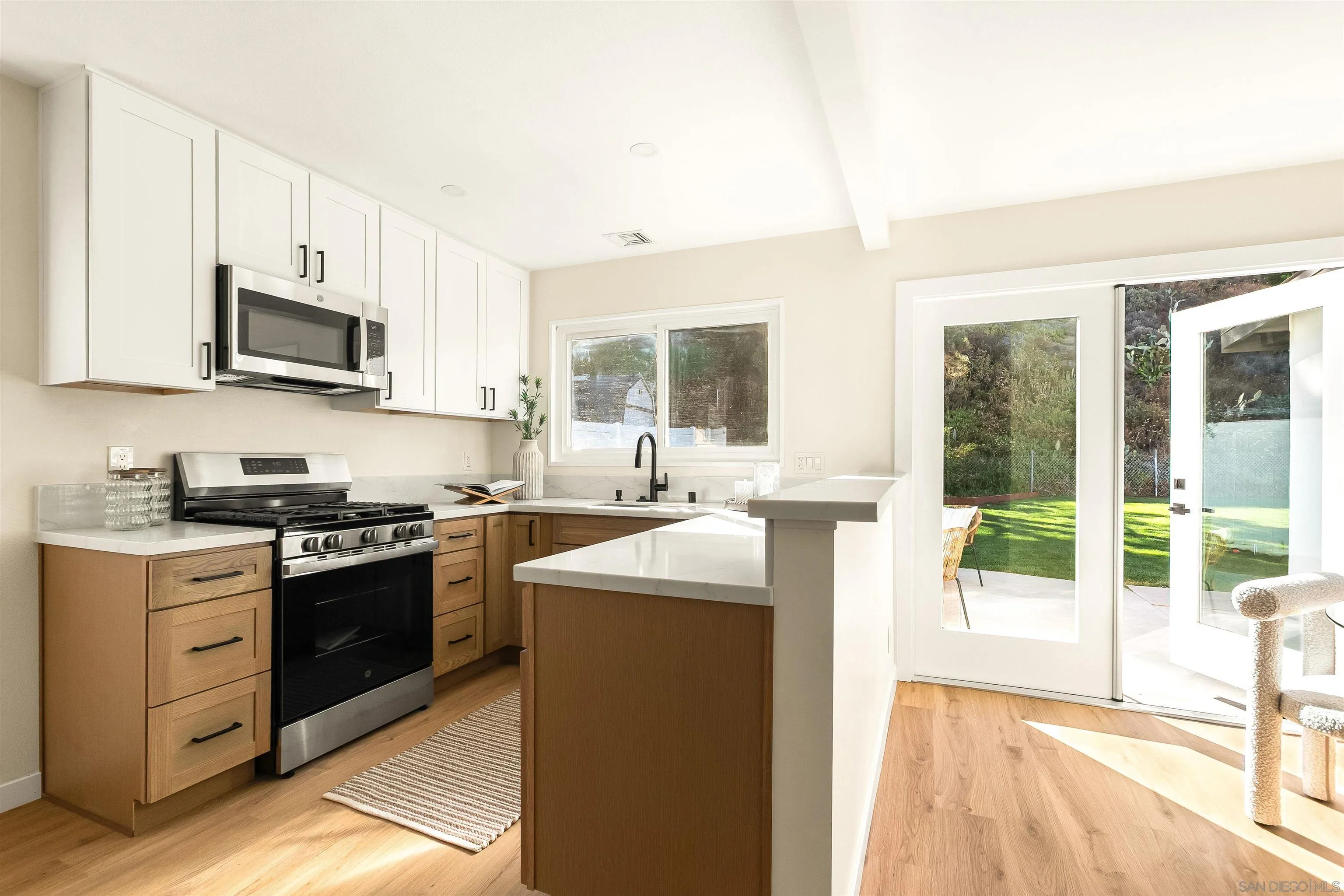 https://cdn.realtyfeed.com/cdn/127/260015616/0defc46169612a82f481acaf66d7ac1d.webp
