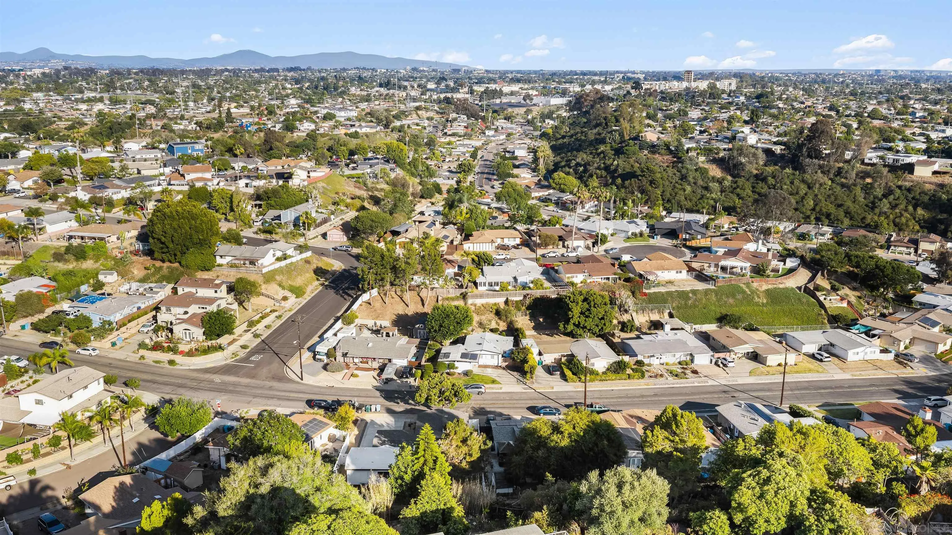 https://cdn.realtyfeed.com/cdn/127/260015616/a17b7f7e84f163d52c776eb4f487362b.webp