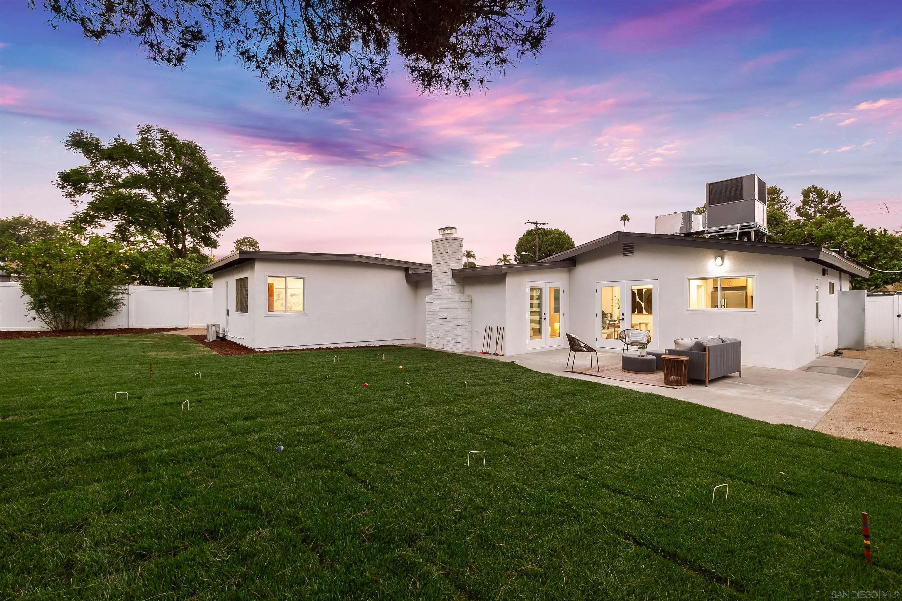 https://cdn.realtyfeed.com/cdn/127/260015616/e4f74d333bc6427d5709f65338d43c50.webp