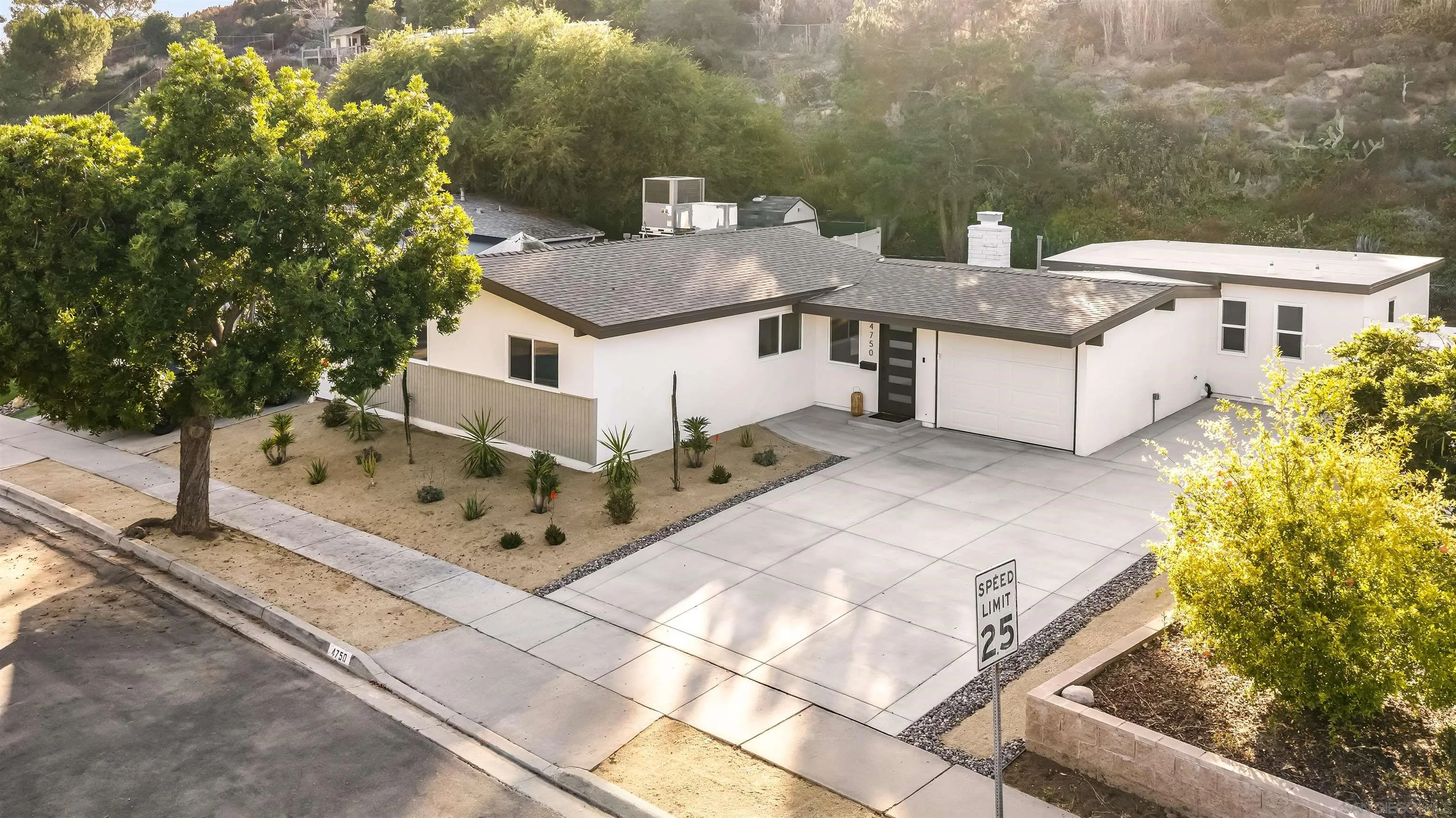 https://cdn.realtyfeed.com/cdn/127/260015616/fa0ebbc5d92c081f11e3dd7509c911e7.webp