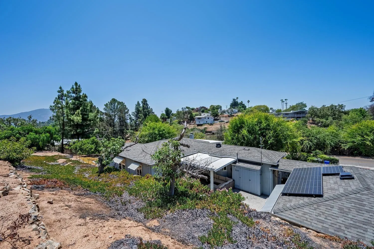 https://cdn.realtyfeed.com/cdn/127/260015617/02c6d2740caeb2123d2b4d28094e61cc.webp