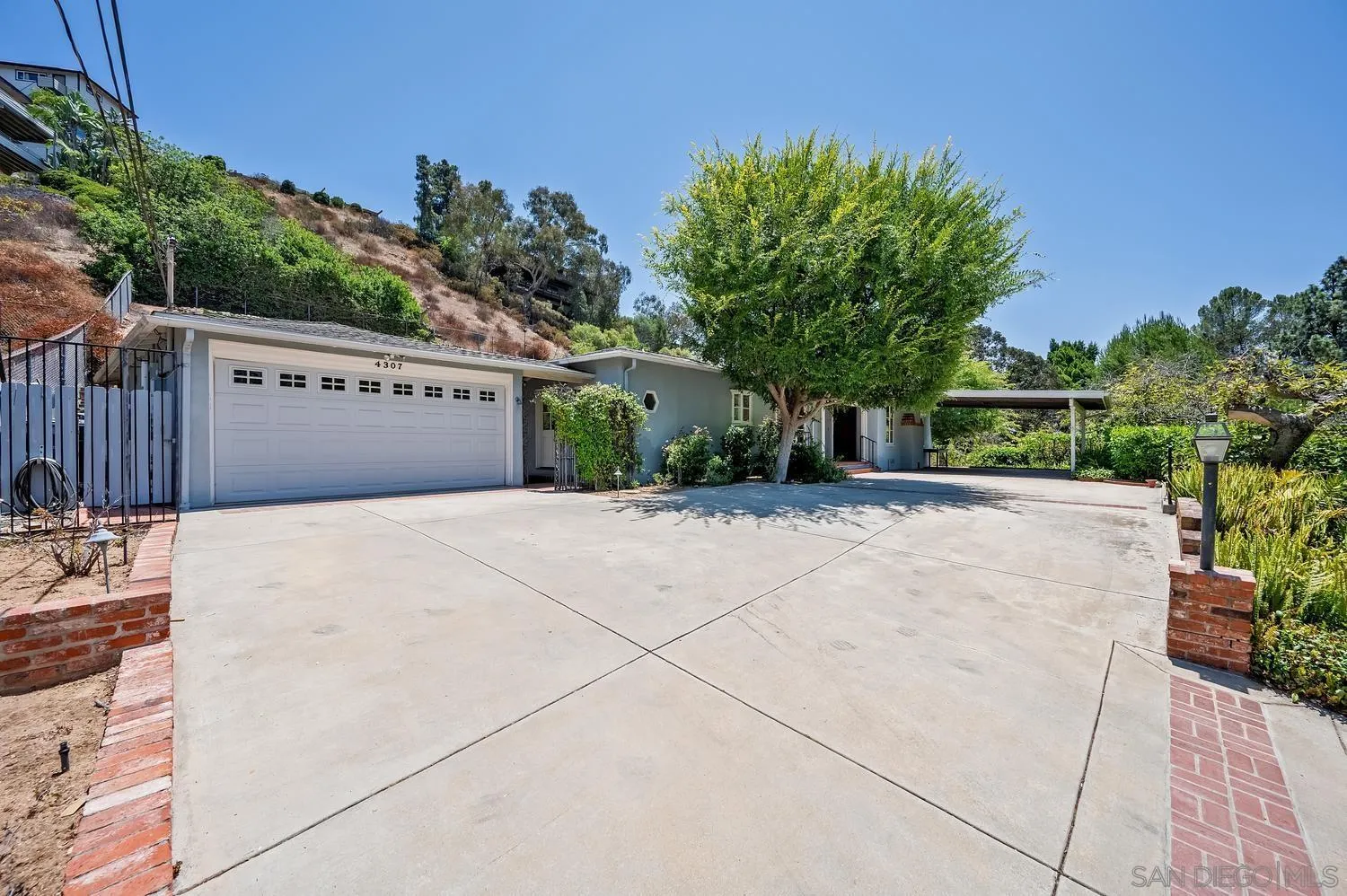 https://cdn.realtyfeed.com/cdn/127/260015617/068e2c2a515e7c9783d7637b3e73763c.webp