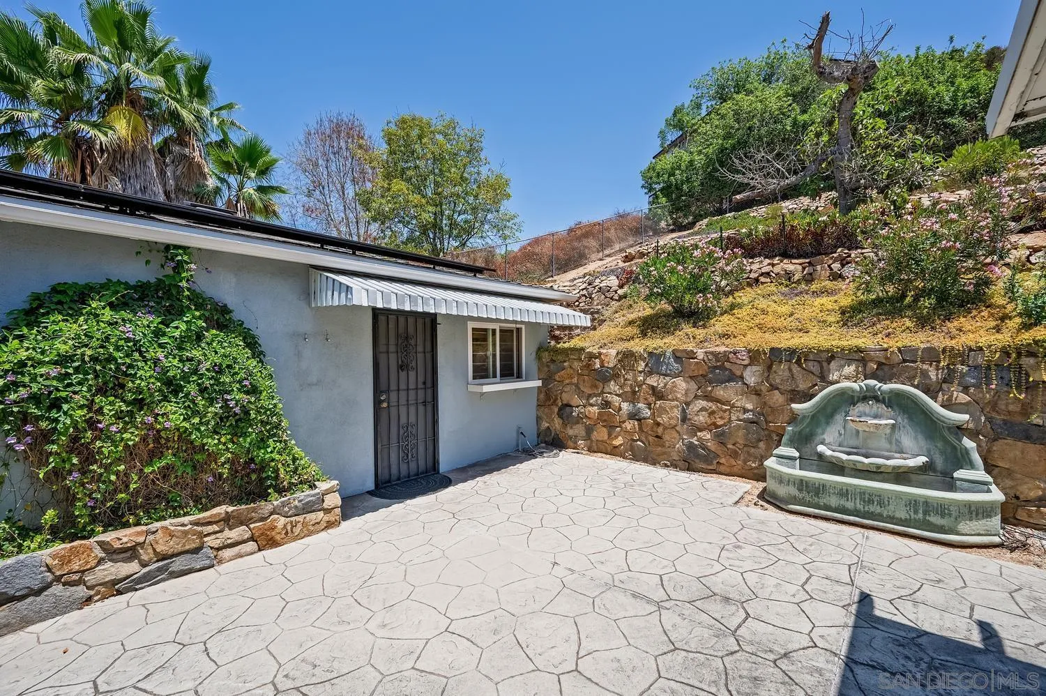 https://cdn.realtyfeed.com/cdn/127/260015617/39a40c473772b977d93d8215e0c99ff3.webp