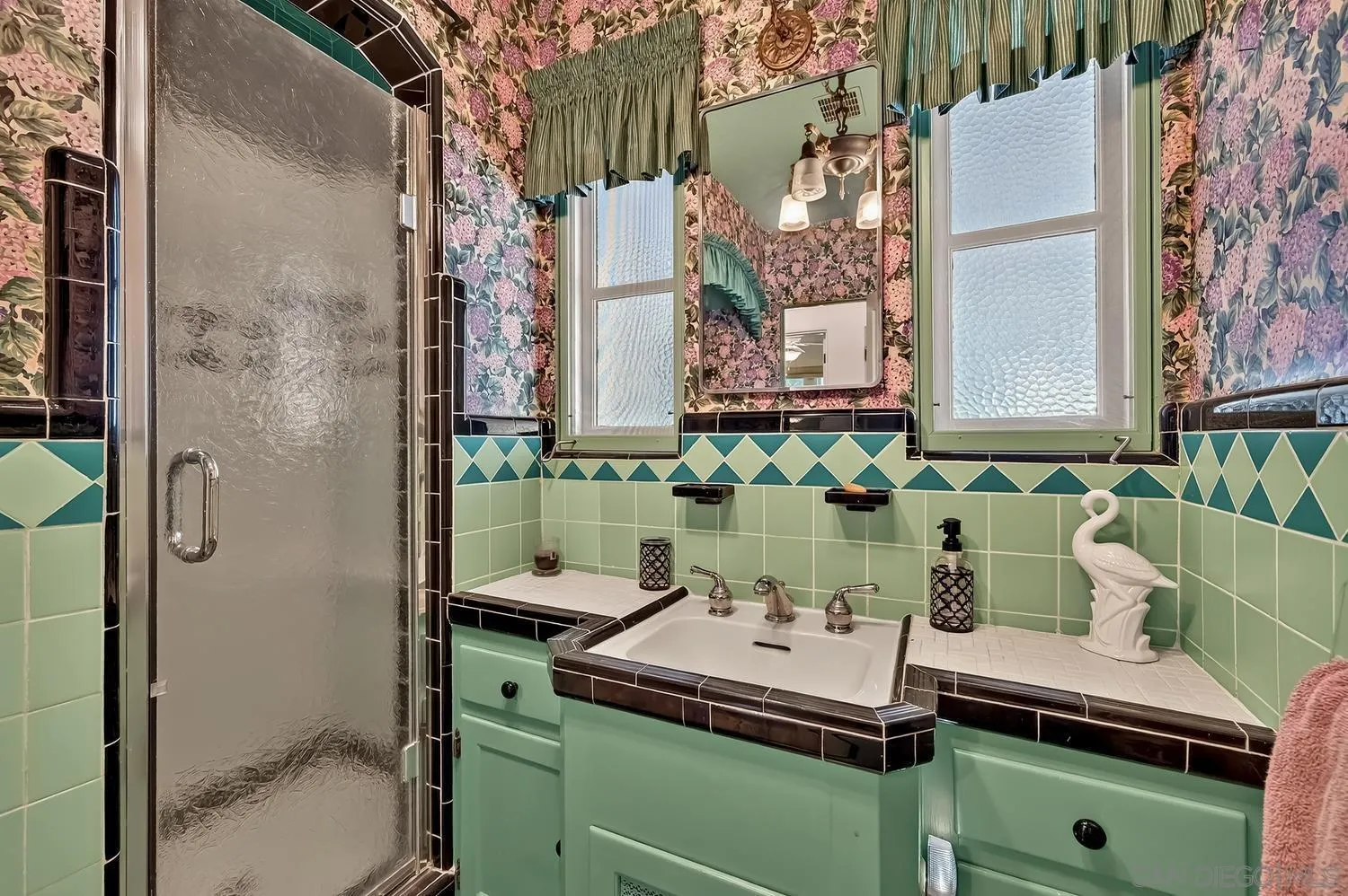 https://cdn.realtyfeed.com/cdn/127/260015617/4700177a46a8fe79a7ef4f6745f6cbd2.webp