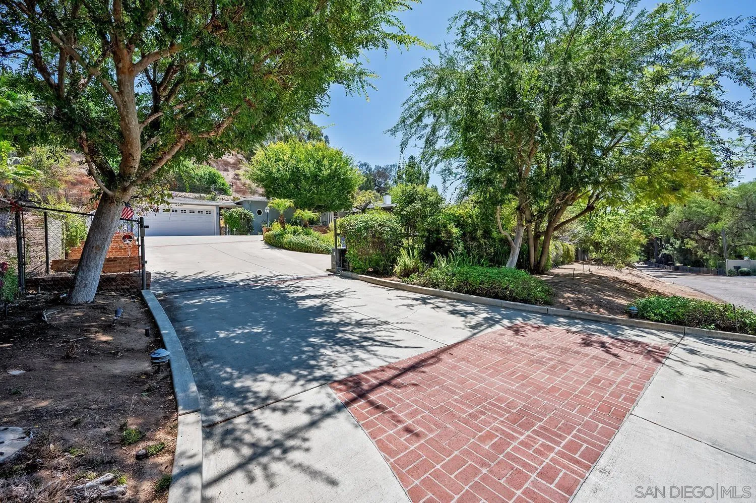https://cdn.realtyfeed.com/cdn/127/260015617/59bb910294169ddc0135b3137534da9c.webp