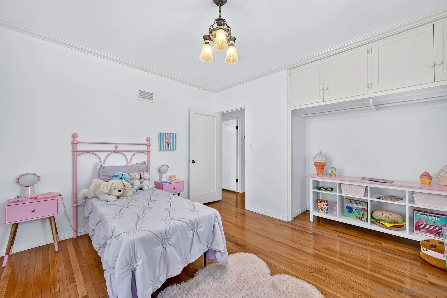 https://cdn.realtyfeed.com/cdn/127/260015617/5c59c5f23ac91805067a388fb351ae17.webp