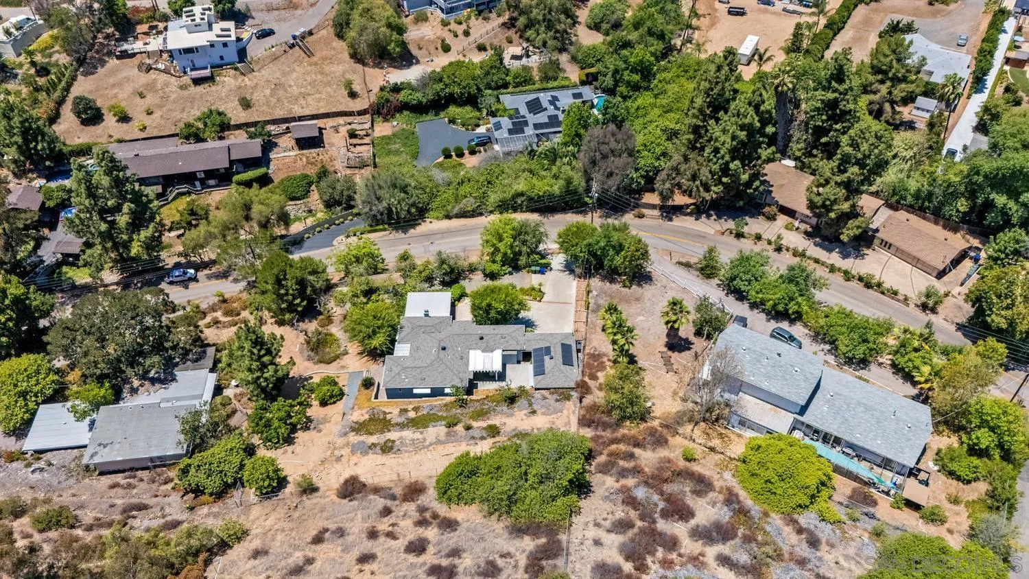 https://cdn.realtyfeed.com/cdn/127/260015617/5c9a1c5c27470749c64fc5ebbac80dd8.webp