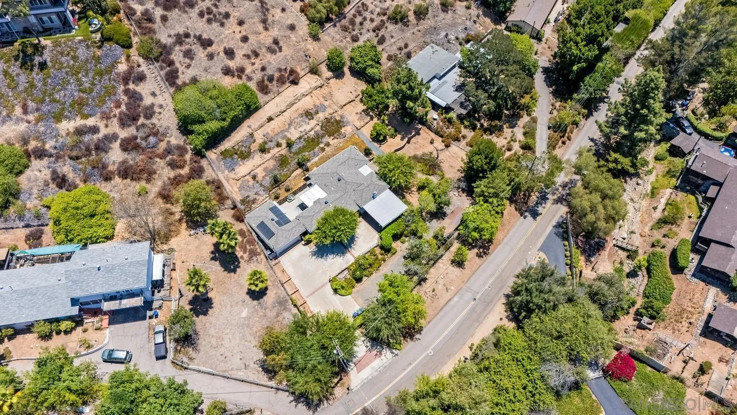 https://cdn.realtyfeed.com/cdn/127/260015617/67cf15d30ced9ca499fffb176dda4cd2.webp