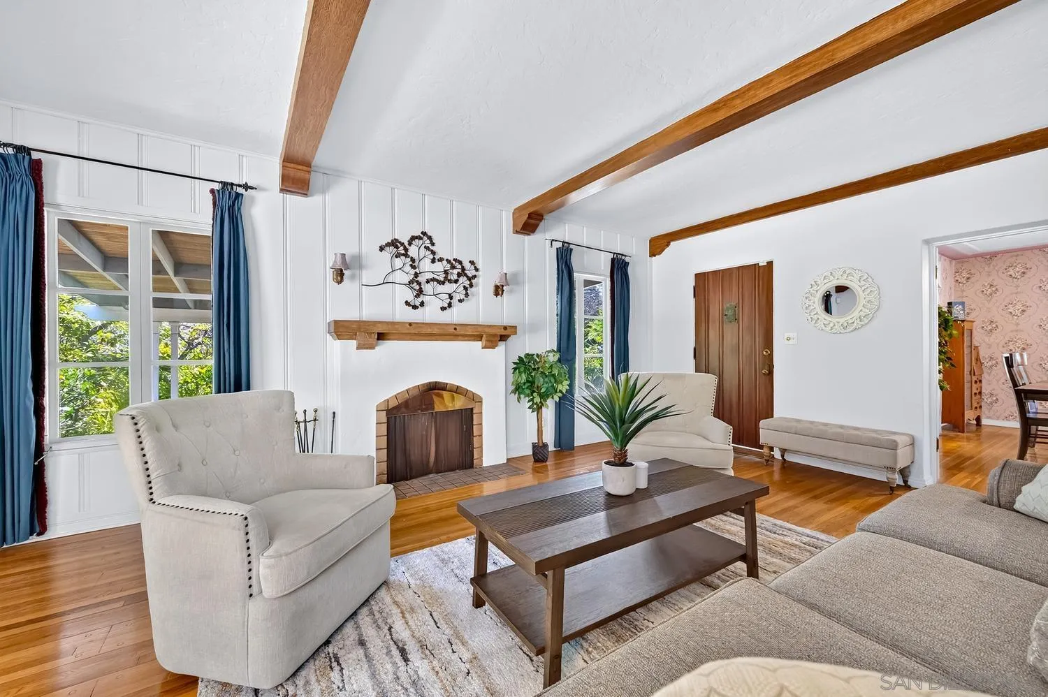 https://cdn.realtyfeed.com/cdn/127/260015617/7d0c76aad139d41bdf91452f9e411b43.webp