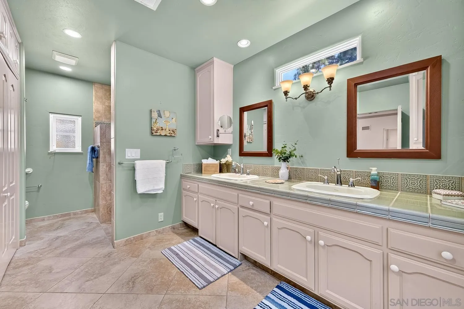 https://cdn.realtyfeed.com/cdn/127/260015617/857c6bc35d67ef6909c2f0b82bea6757.webp