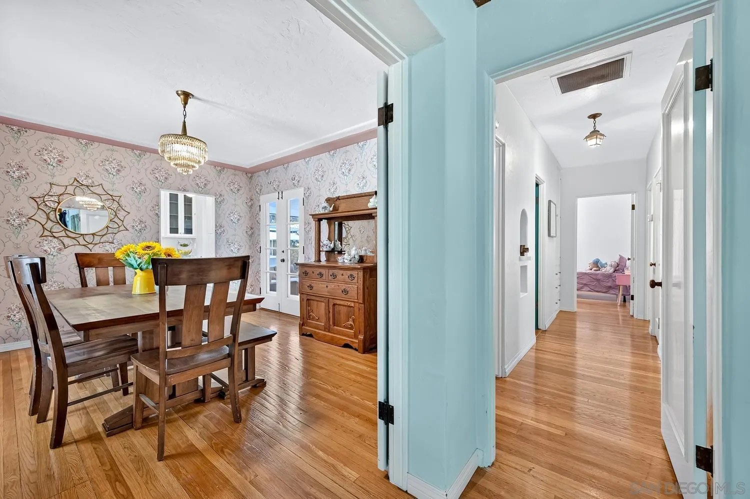 https://cdn.realtyfeed.com/cdn/127/260015617/b5f78122e25d6fdf2bbcb97c8e43acb6.webp