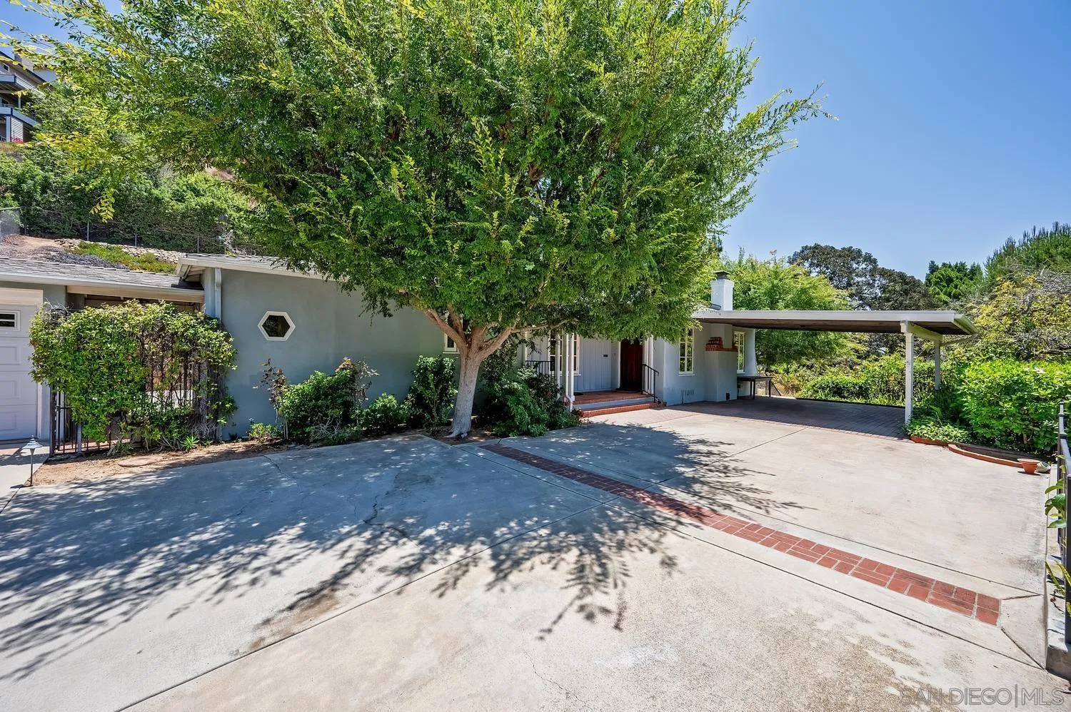 https://cdn.realtyfeed.com/cdn/127/260015617/fc2e836a7362ea2535e40fe936e0a6f8.webp