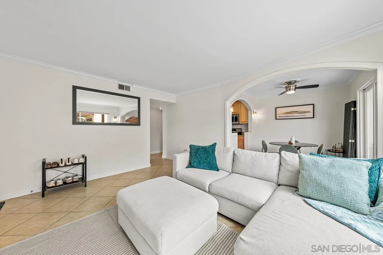 Photo #5: 260015624 Listing: Photo #5