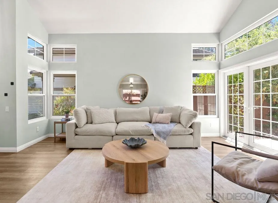 https://cdn.realtyfeed.com/cdn/127/260015625/35bd7a99b65820395ef627a4d4bb15d5.webp