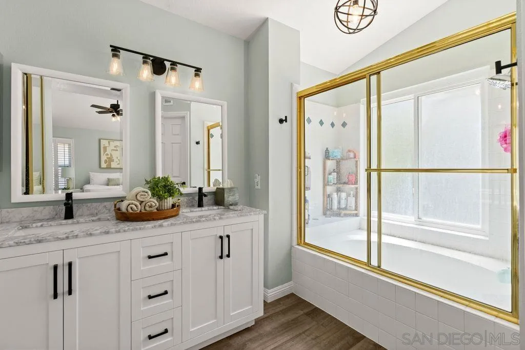 https://cdn.realtyfeed.com/cdn/127/260015625/bc15e360c55d4a51810f8380574e7abf.webp