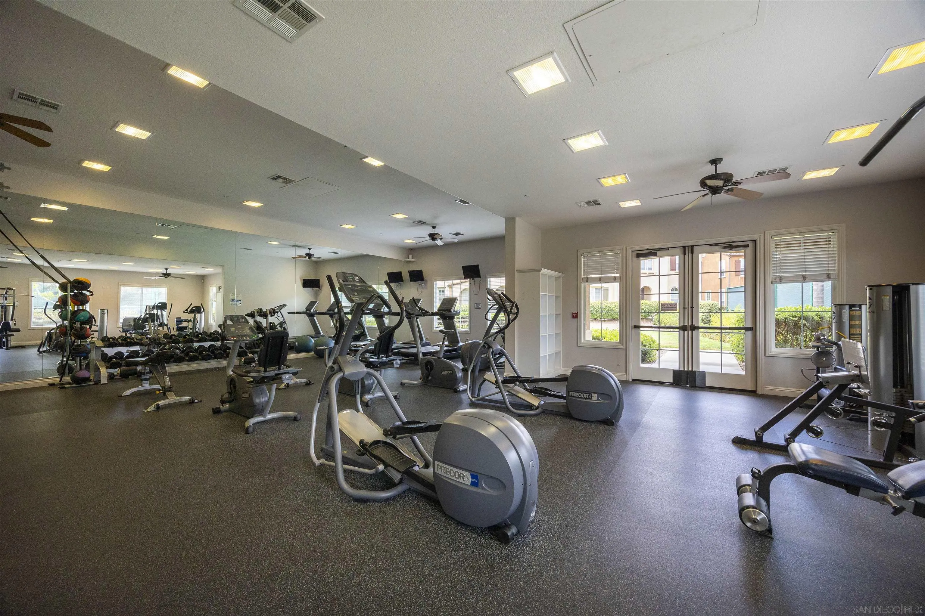 https://cdn.realtyfeed.com/cdn/127/260015631/1ee6dd7b9cb001af0e30704c7e869595.webp