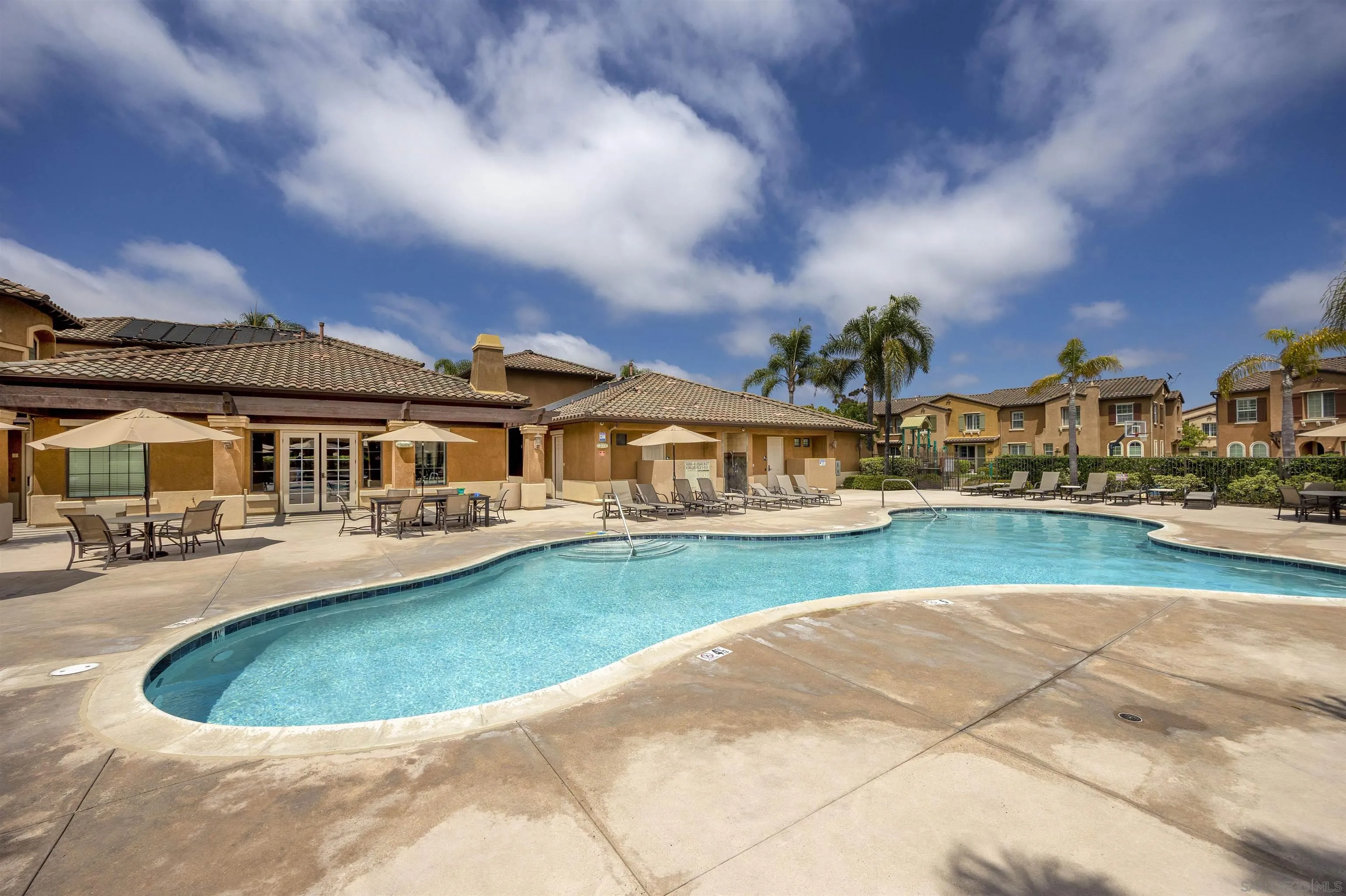 https://cdn.realtyfeed.com/cdn/127/260015631/4e1b4bee8163ade4ce8d5a3115547a3b.webp