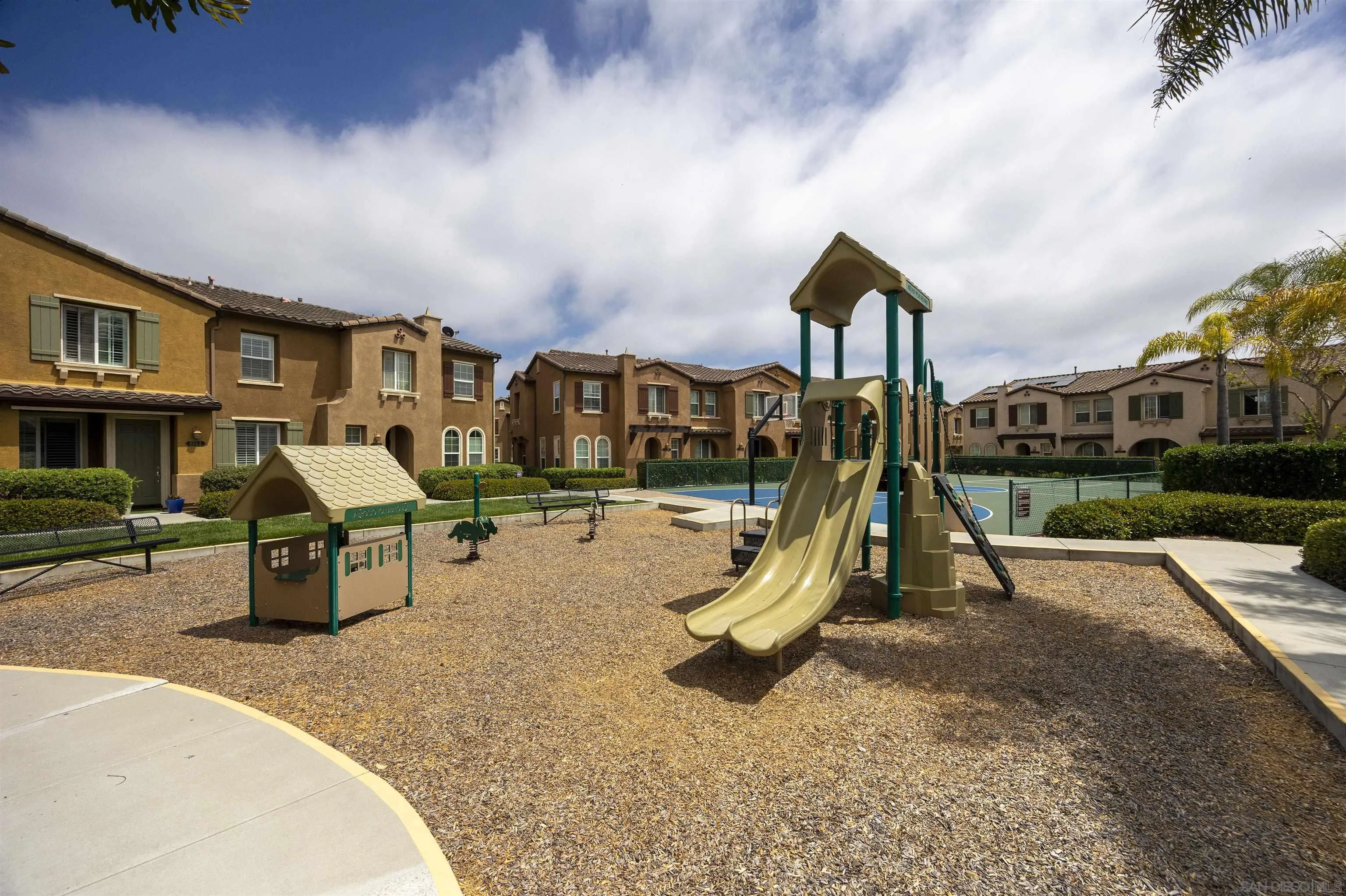 https://cdn.realtyfeed.com/cdn/127/260015631/da37e68a4815b2ce69f8fdaf7d1f58a2.webp