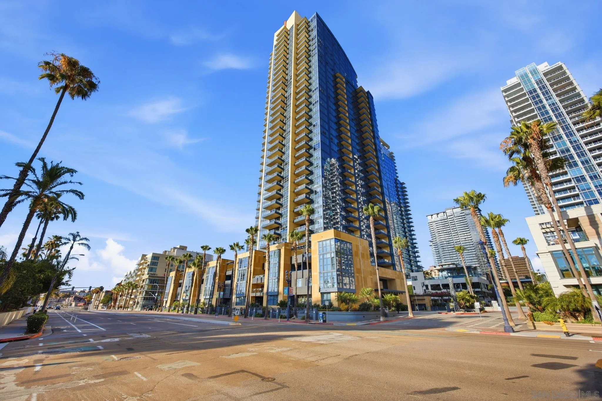 https://cdn.realtyfeed.com/cdn/127/260015632/4c88358bab80f6e8a4ddf7adaf35b62b.webp