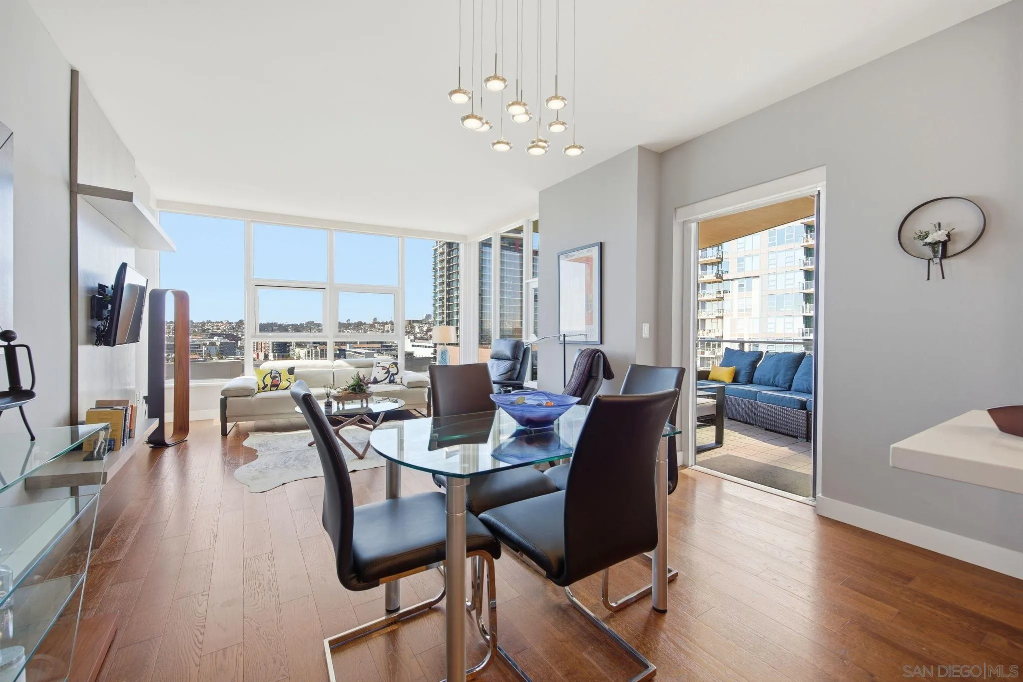 https://cdn.realtyfeed.com/cdn/127/260015632/a6ca14653f0d2672f88ea15685e1f7f3.webp