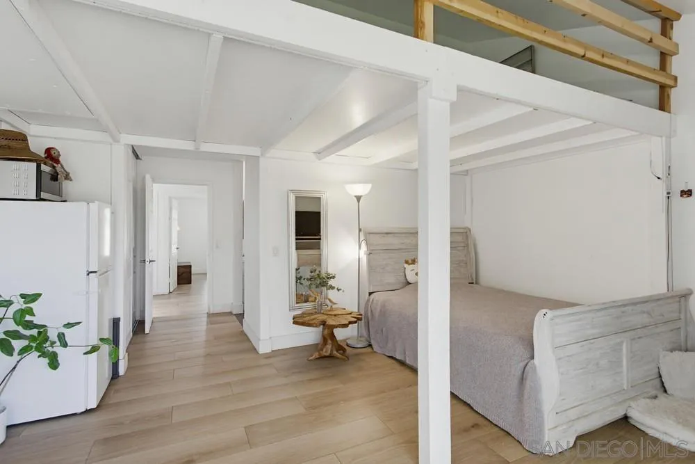 https://cdn.realtyfeed.com/cdn/127/260015634/04f4ad019afd0fd579106eeca97a85d9.webp