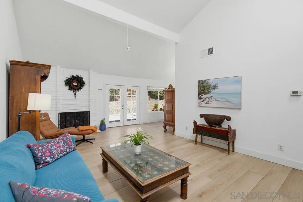 https://cdn.realtyfeed.com/cdn/127/260015634/0816fc0863d1cdf81c5c9ee57706ad2d.webp