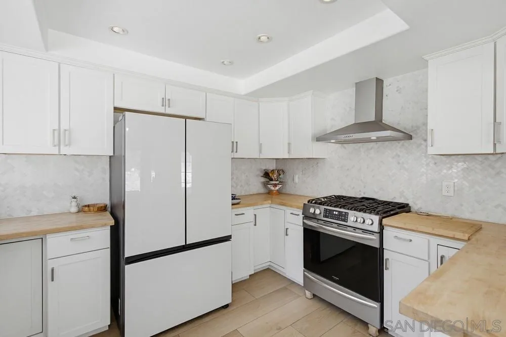 https://cdn.realtyfeed.com/cdn/127/260015634/0e68f882878f5538af77ac89b0733bb4.webp