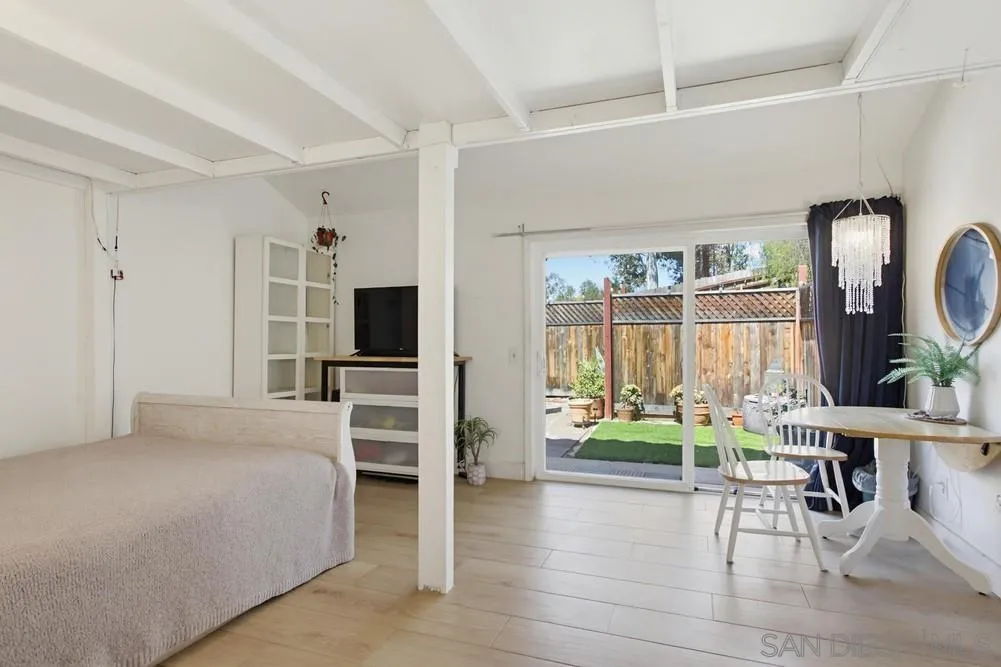 https://cdn.realtyfeed.com/cdn/127/260015634/15177832febcd5877b9b3d155fab31b6.webp