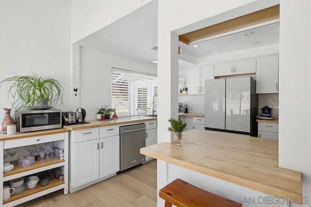 https://cdn.realtyfeed.com/cdn/127/260015634/1713c2e713186f6c75e2e7096bdf6953.webp