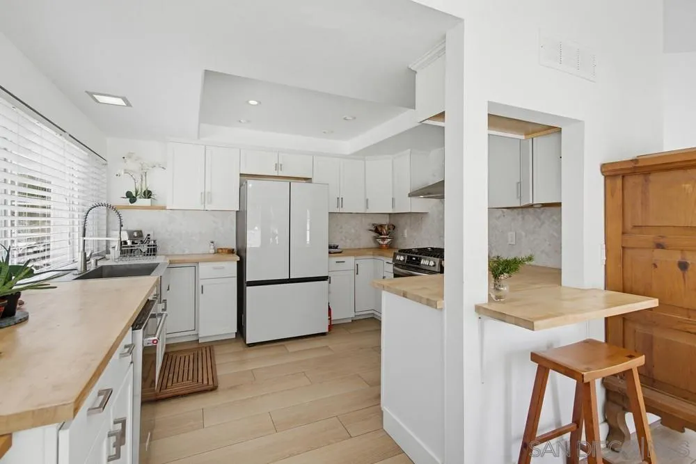 https://cdn.realtyfeed.com/cdn/127/260015634/817862a4ae4f6c713a881e0c7a1e2931.webp