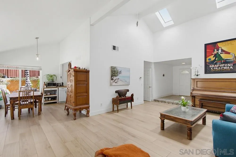 https://cdn.realtyfeed.com/cdn/127/260015634/82ba2d153ef69b70c17c669d27d2bfd5.webp