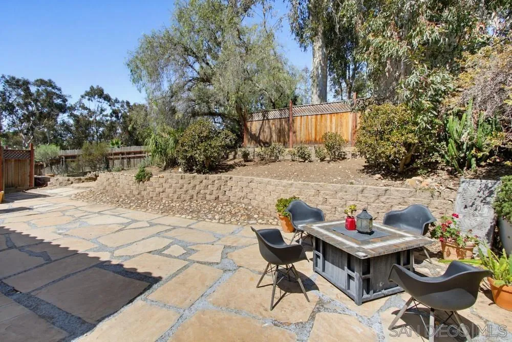 https://cdn.realtyfeed.com/cdn/127/260015634/eb0c969fdc9198a79f5957b2b7a2835f.webp