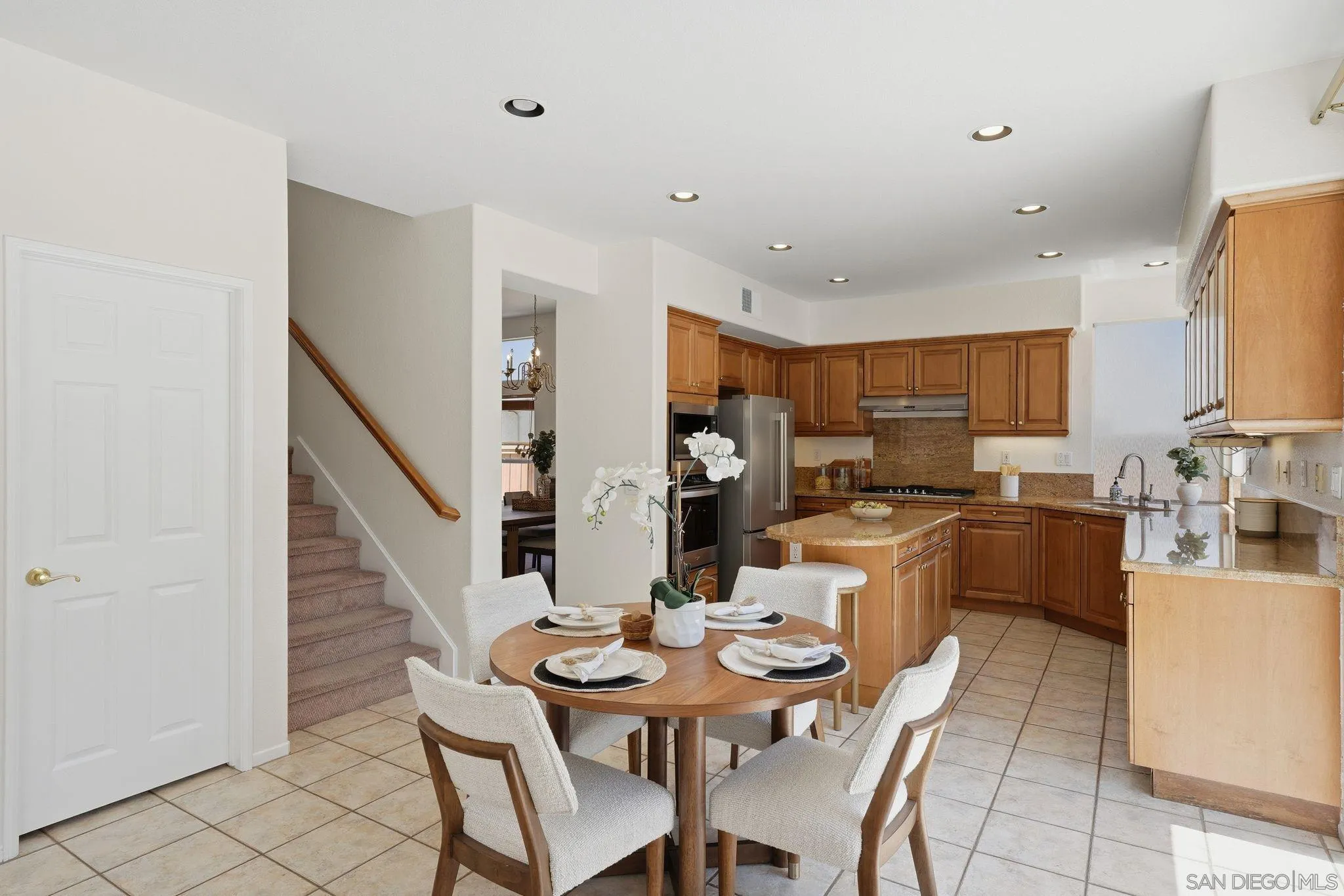 https://cdn.realtyfeed.com/cdn/127/260015635/17f23ab23f16aa567b56df4e08b2c1ad.webp