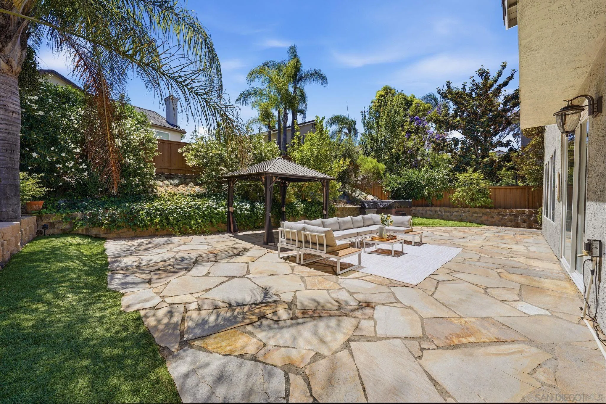 https://cdn.realtyfeed.com/cdn/127/260015635/3b7015d0d39dc3ec325ea06b681ce7e4.webp