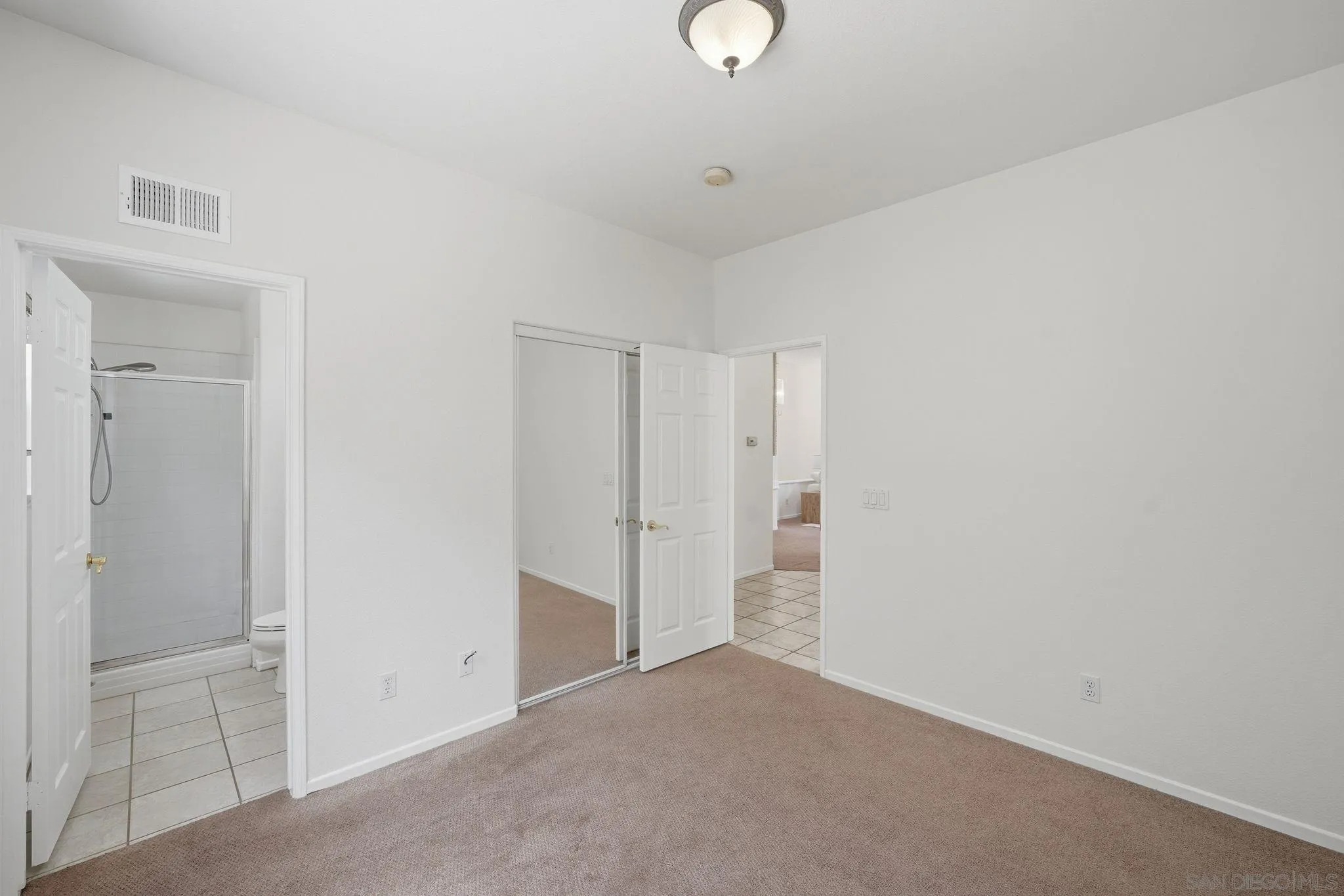 https://cdn.realtyfeed.com/cdn/127/260015635/3fca325c65c57b7b172ae237936d0fc7.webp