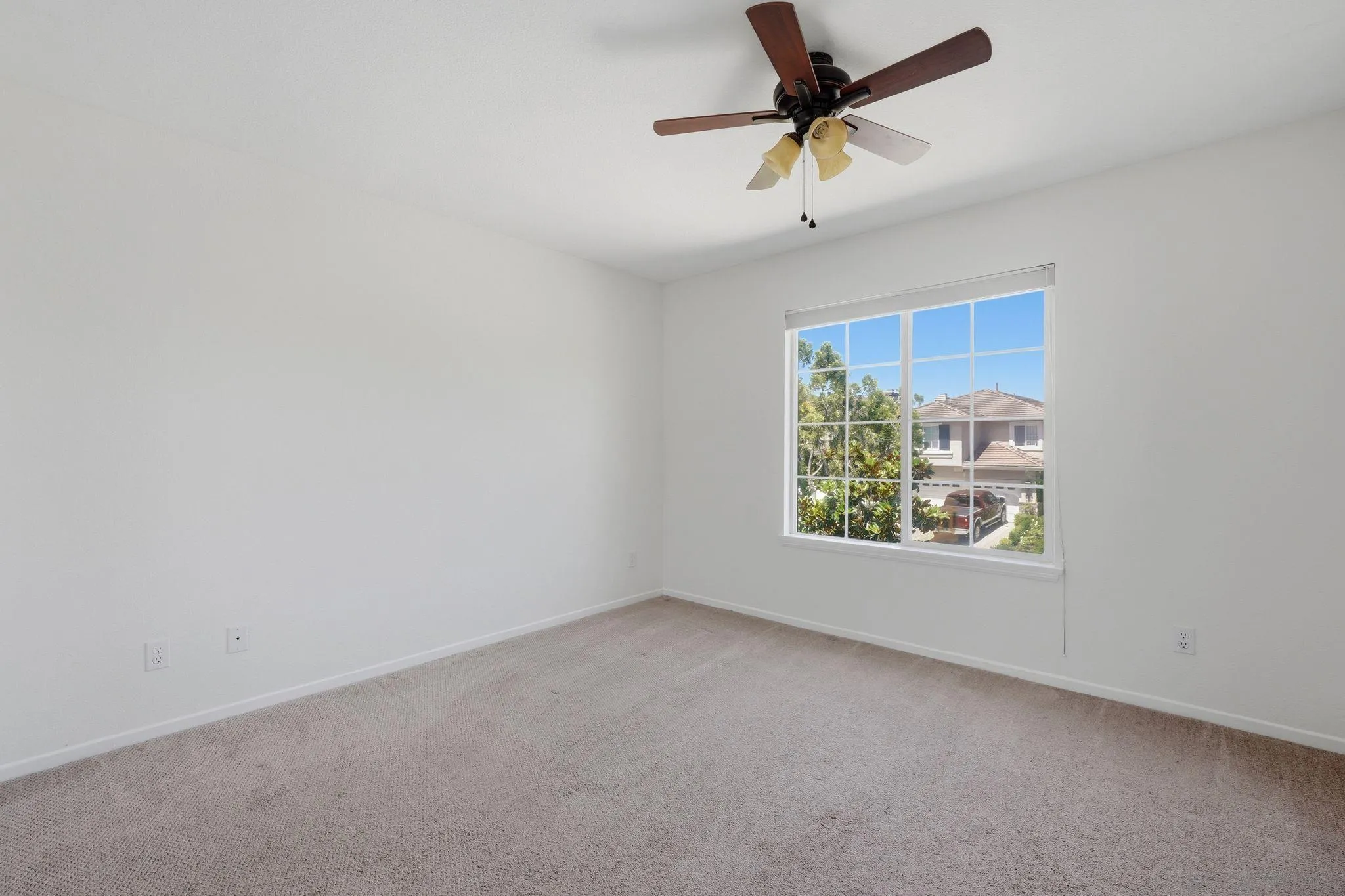 https://cdn.realtyfeed.com/cdn/127/260015635/4fb09357dfcbd2acc48a69a535677b78.webp