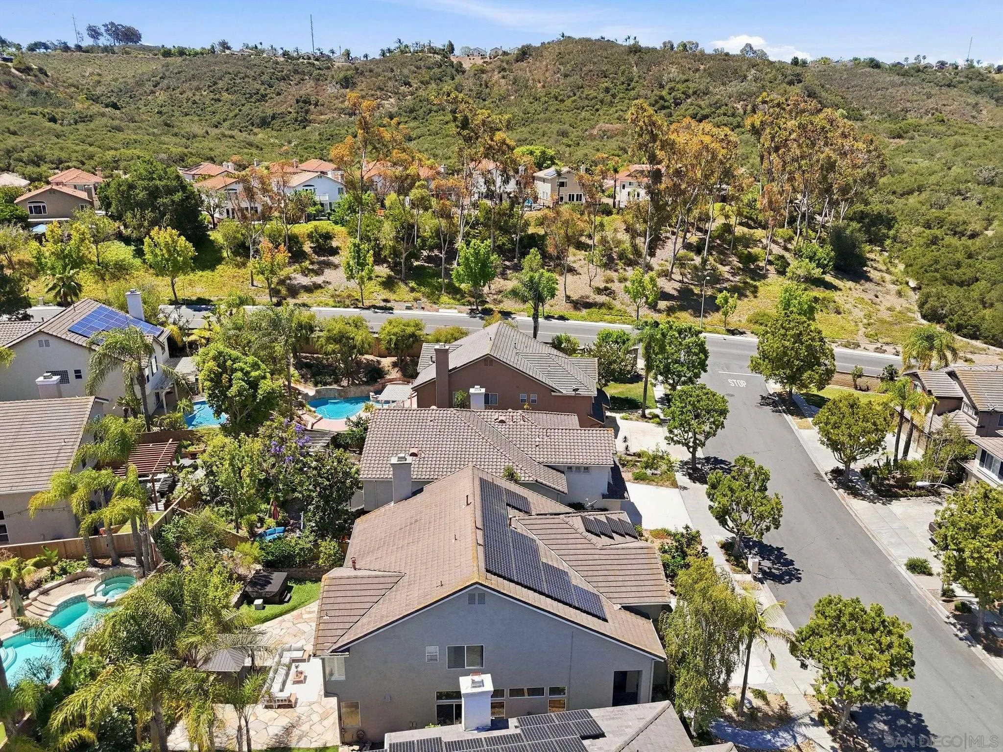 https://cdn.realtyfeed.com/cdn/127/260015635/6e5252bef99f570697a7af5ae86abfe3.webp