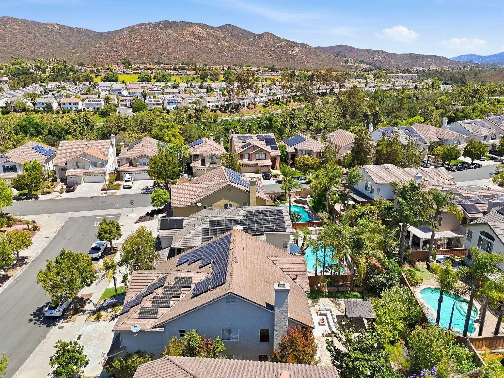 https://cdn.realtyfeed.com/cdn/127/260015635/70d56671ecc4f2c27f6e8af614e32c56.webp