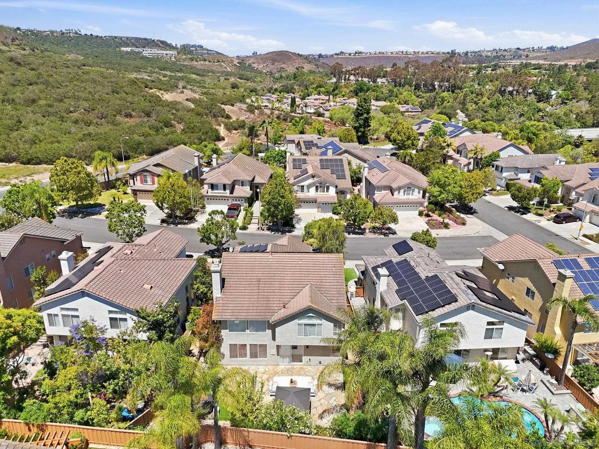 https://cdn.realtyfeed.com/cdn/127/260015635/74d965bcccef83e30d13c4dd2d667c72.webp