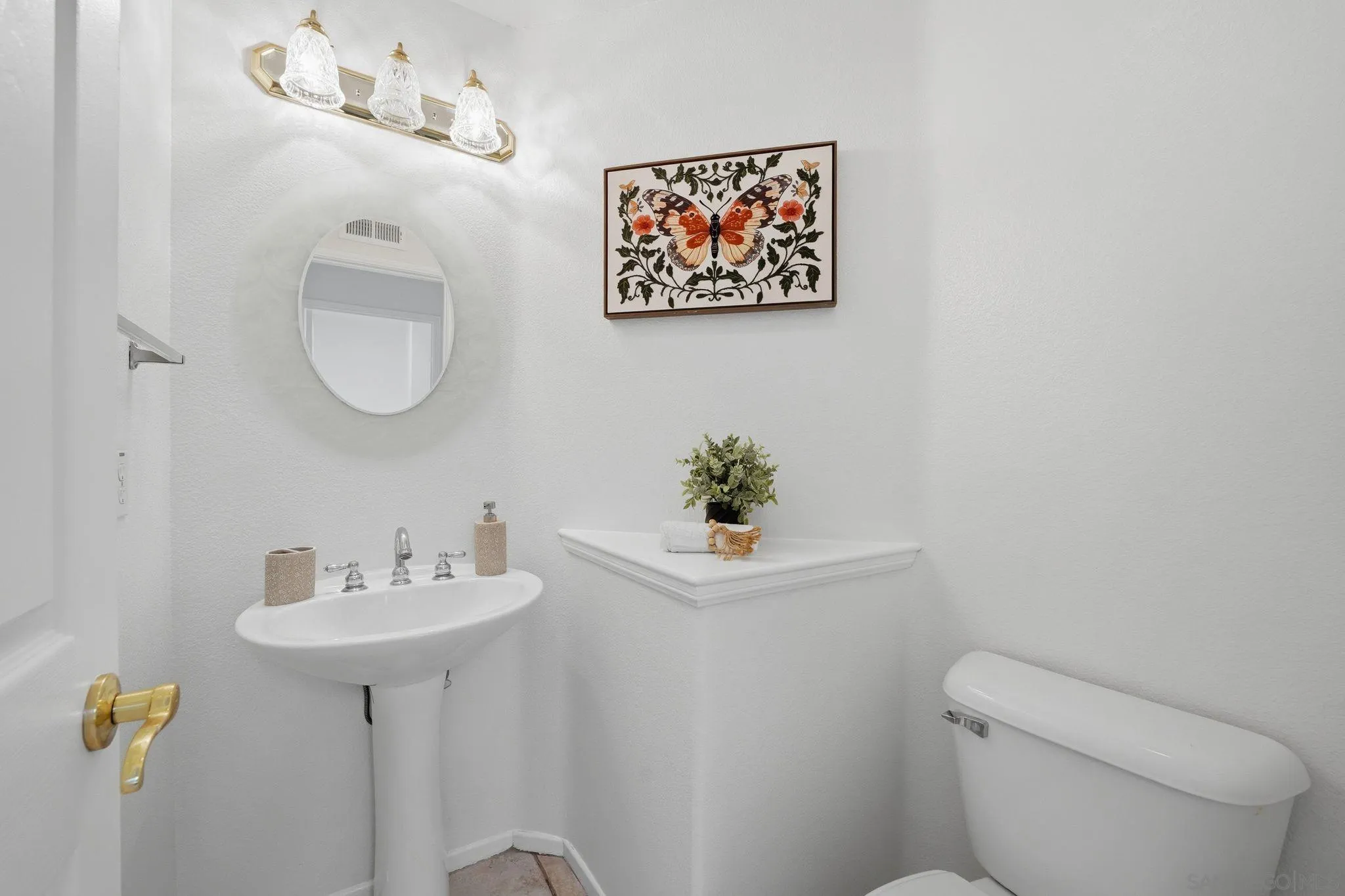 https://cdn.realtyfeed.com/cdn/127/260015635/eef1d0df5356afd945fcb2840cbc1781.webp