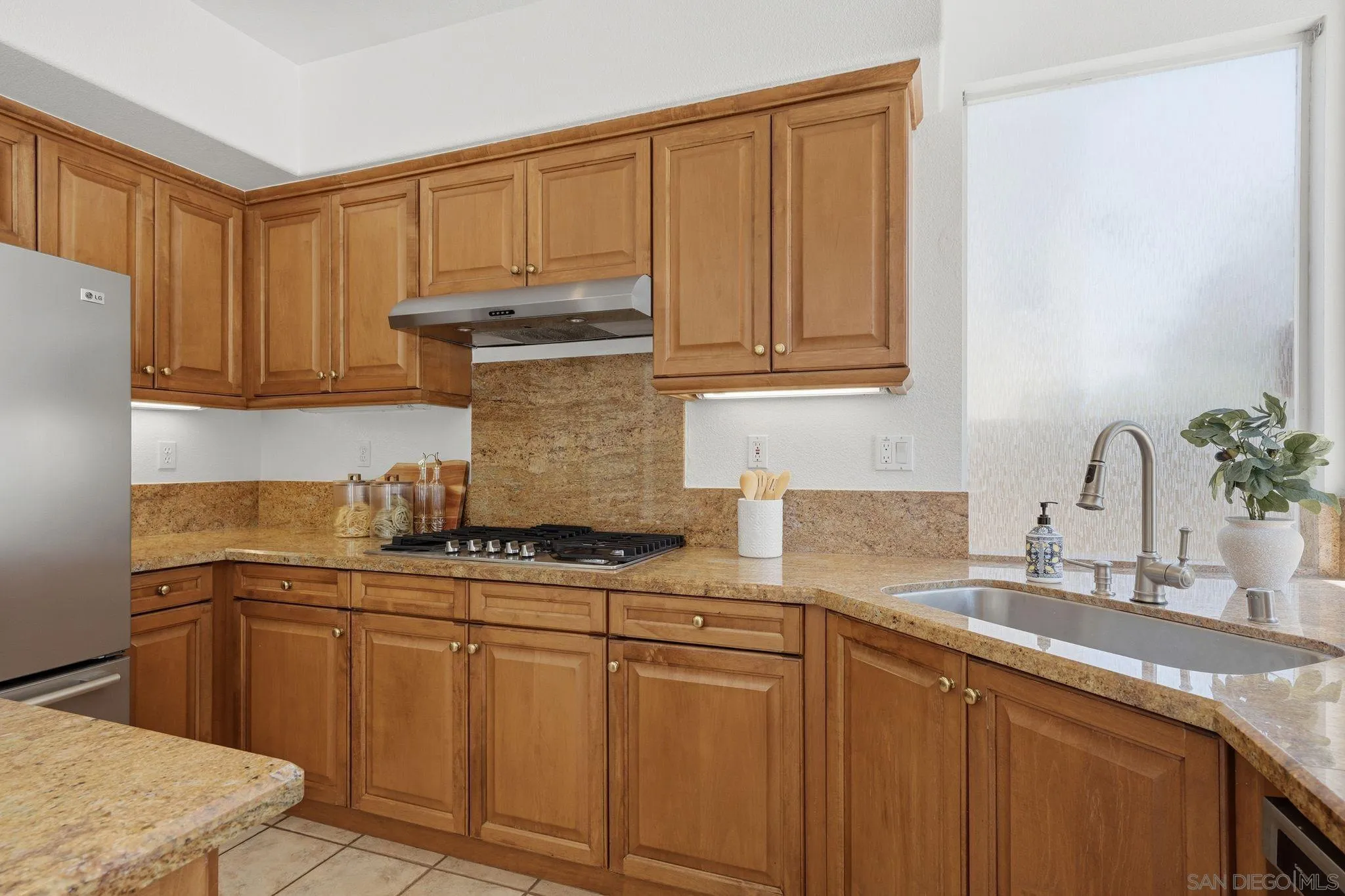 https://cdn.realtyfeed.com/cdn/127/260015635/ff9c4ee2f5821208181e11e3b0f99ba9.webp