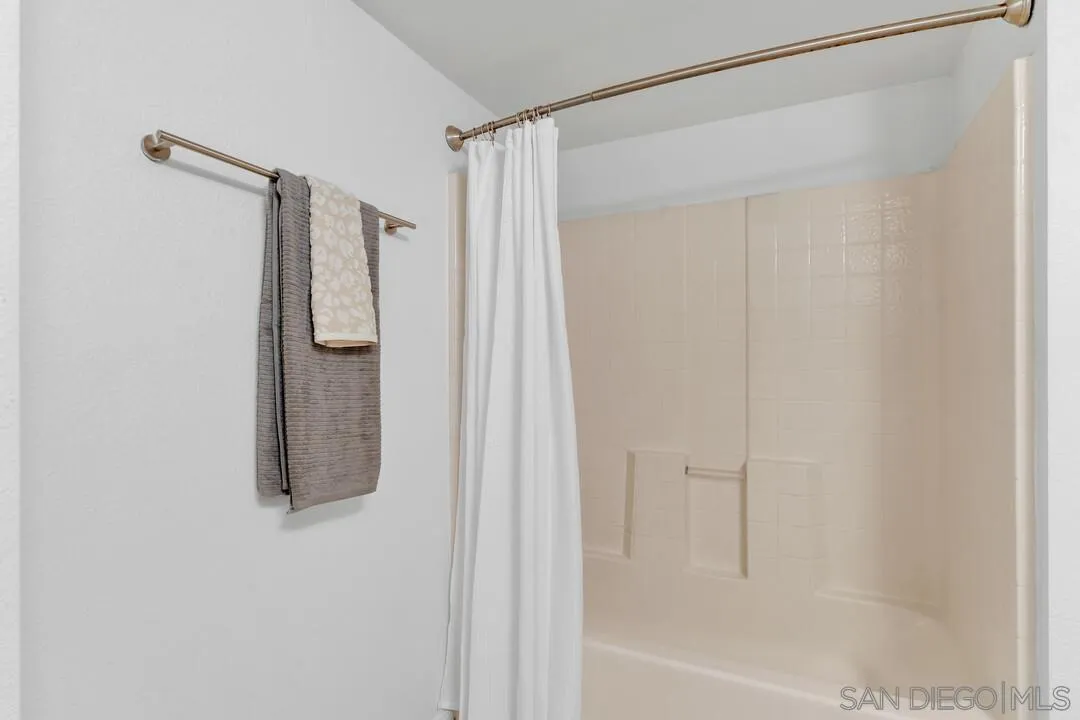 Photo #21: 260015636 Listing: Photo #21