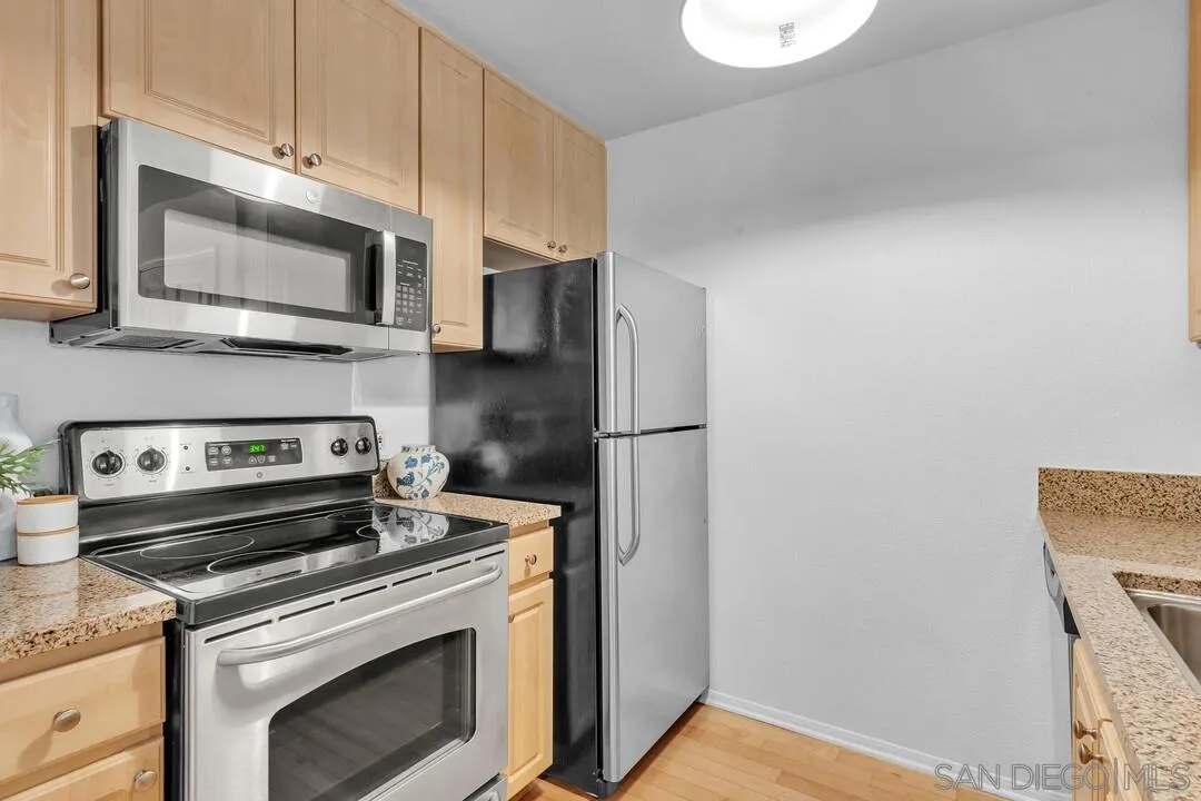Photo #15: 260015636 Listing: Photo #15