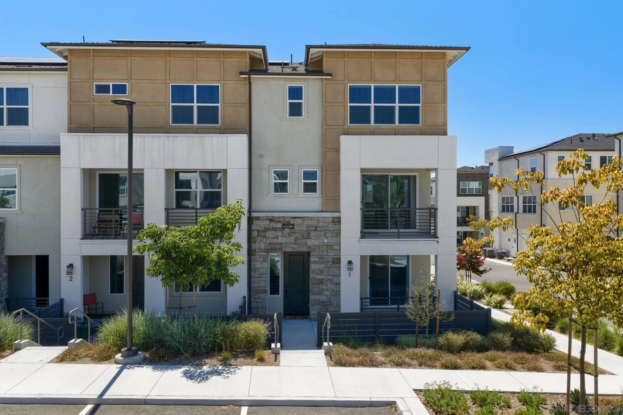 Photo #1: 260015638 Listing: Photo #1