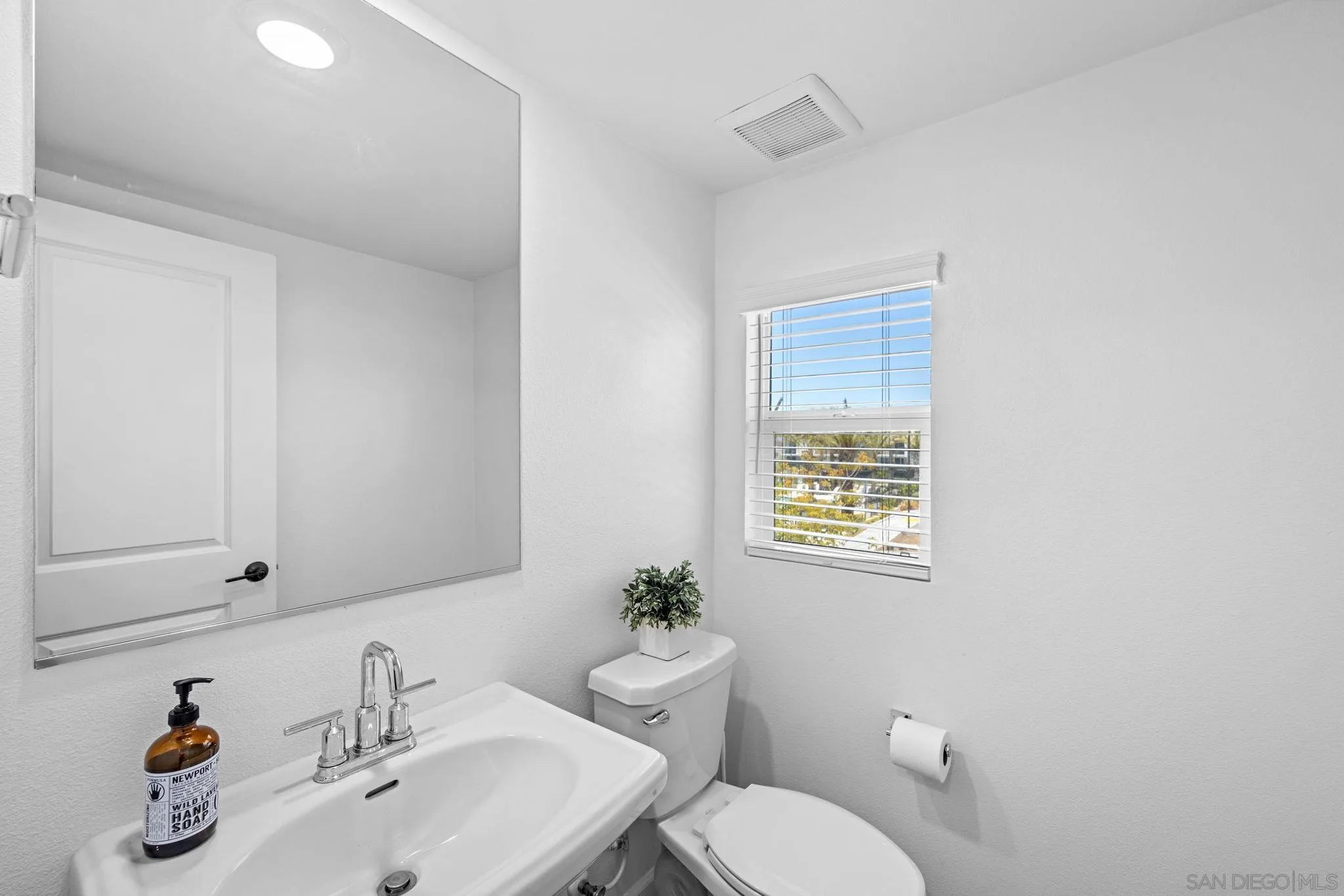 Photo #13: 260015638 Listing: Photo #13