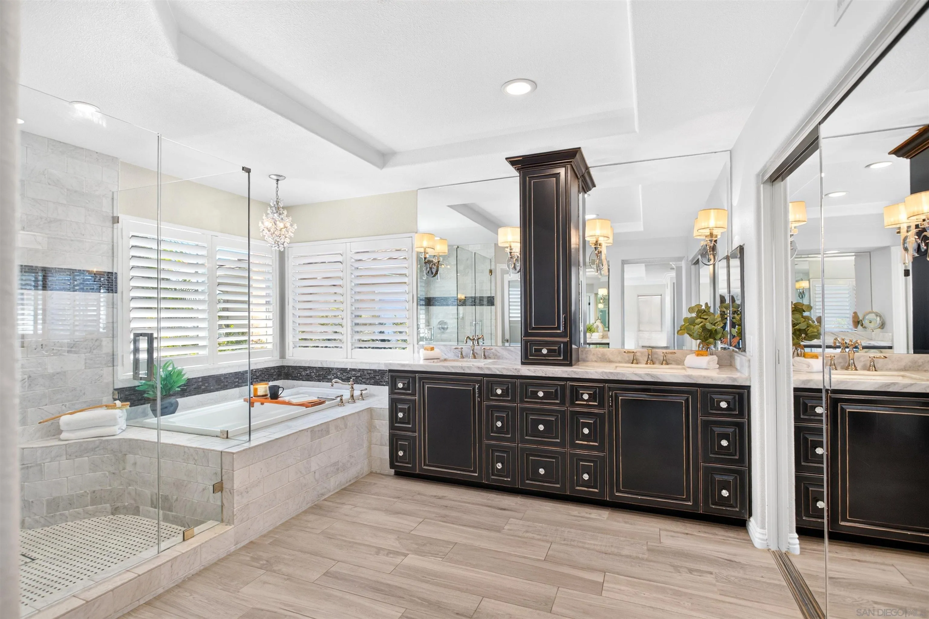 https://cdn.realtyfeed.com/cdn/127/260015642/30c1bc27cd42805aed14e442398fb137.webp