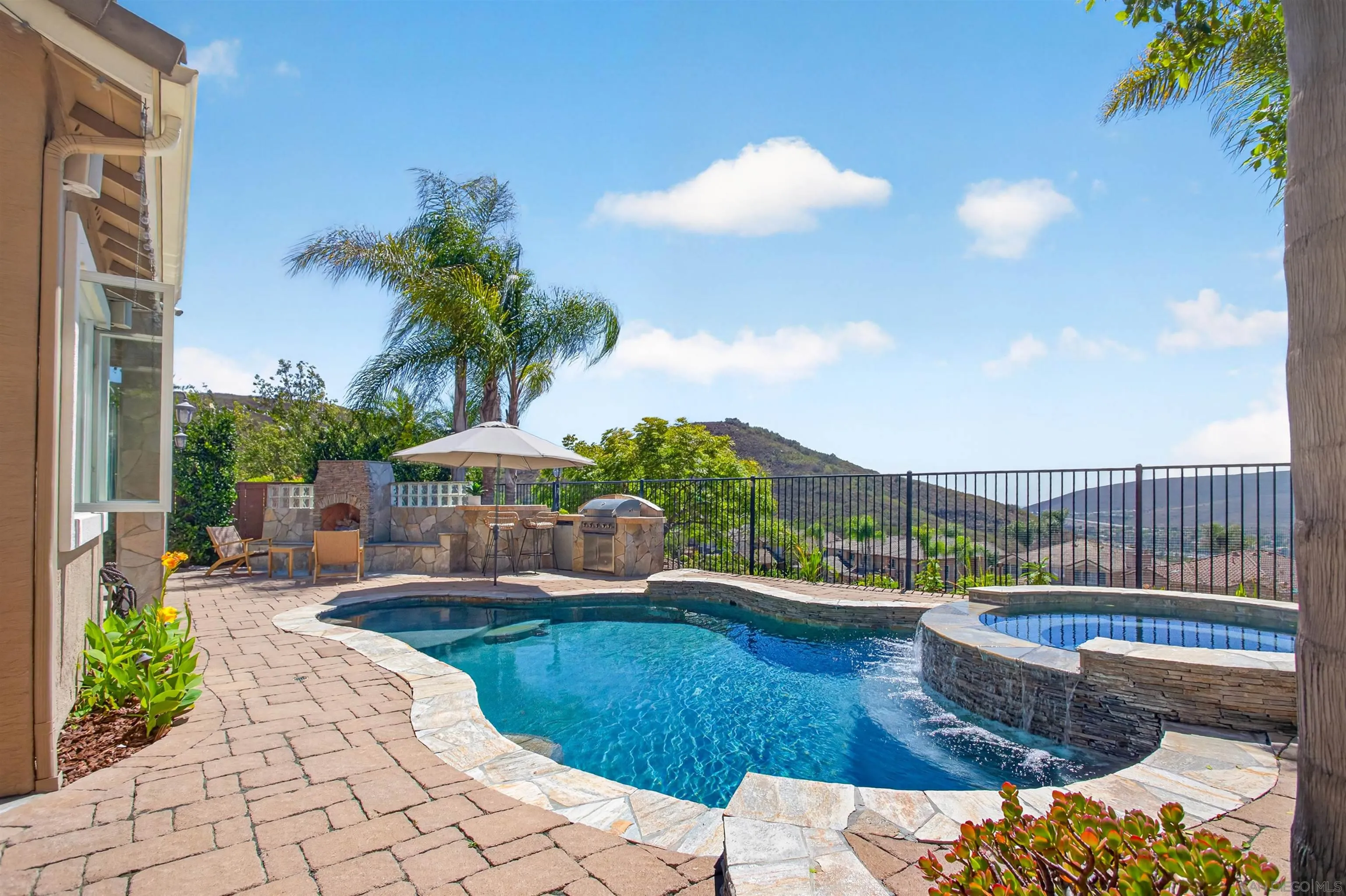 https://cdn.realtyfeed.com/cdn/127/260015642/341e46a7b6b79252a5d592d812629668.webp
