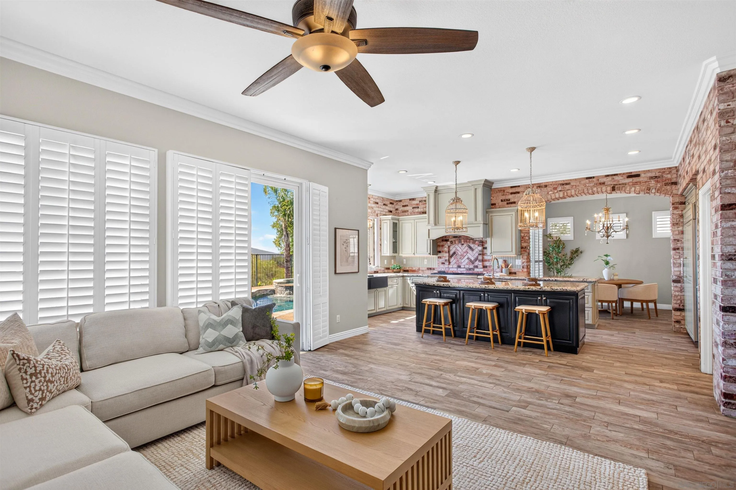 https://cdn.realtyfeed.com/cdn/127/260015642/3511a1c0d35aaaabdbd82c67268a9022.webp