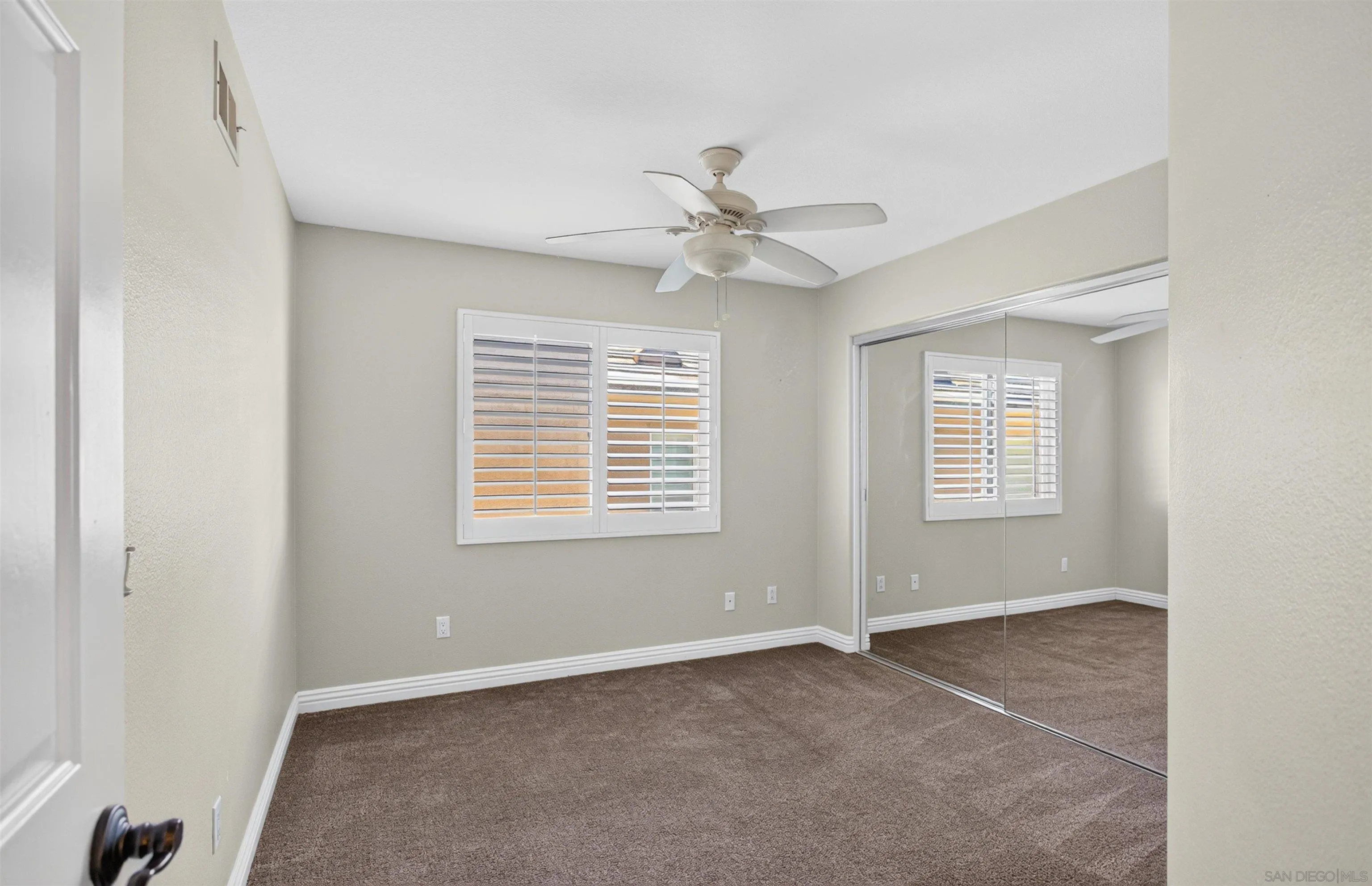 https://cdn.realtyfeed.com/cdn/127/260015642/721399cd6bd6a0d54b04d1e648f7de46.webp