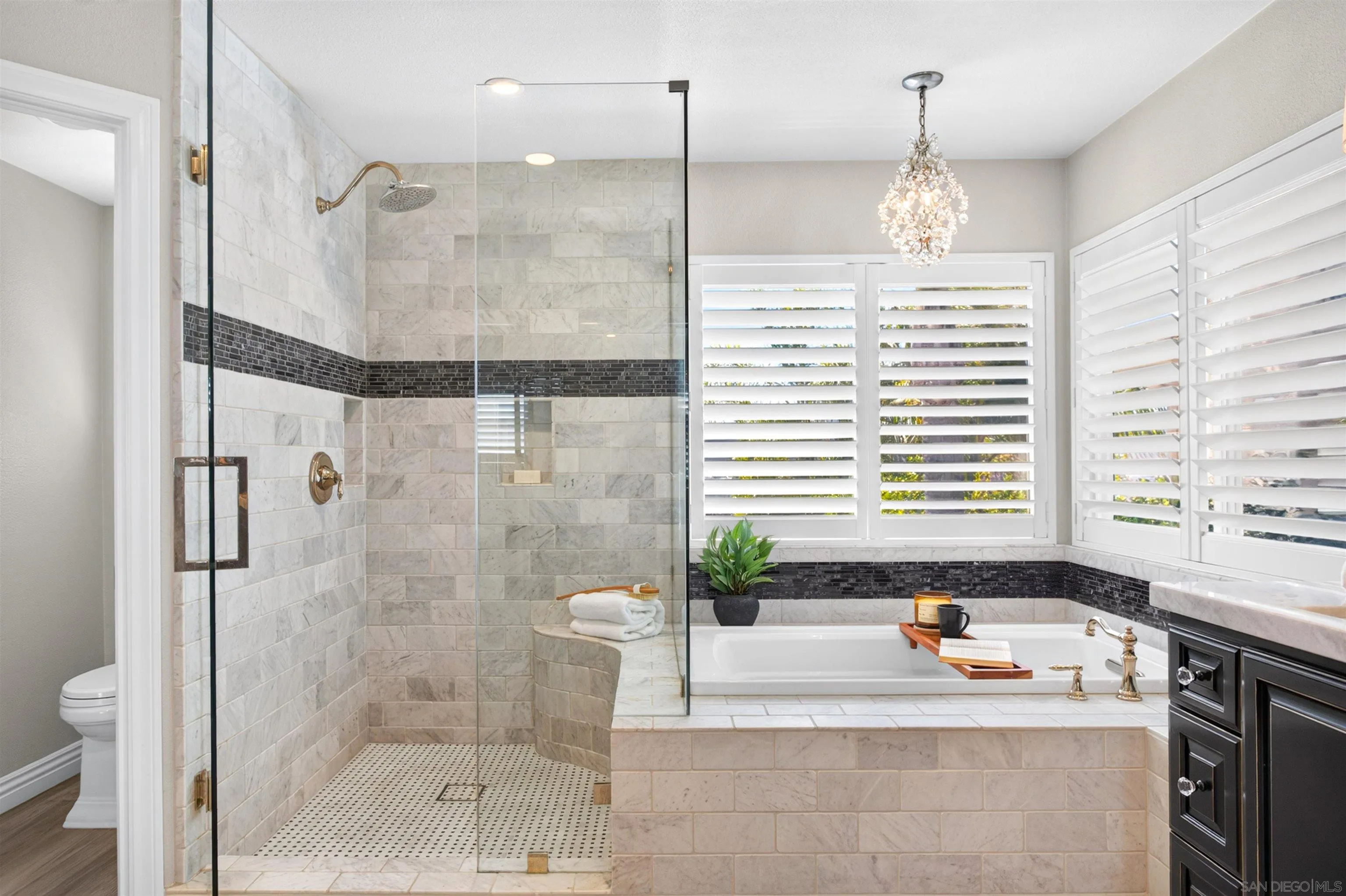 https://cdn.realtyfeed.com/cdn/127/260015642/79a56ab1038ebb81ca710171fe21a036.webp
